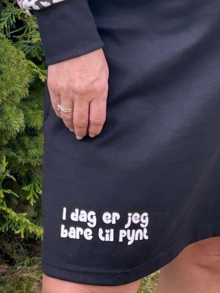 Til pynt❤️ jerseykjole_sort/dus rosa